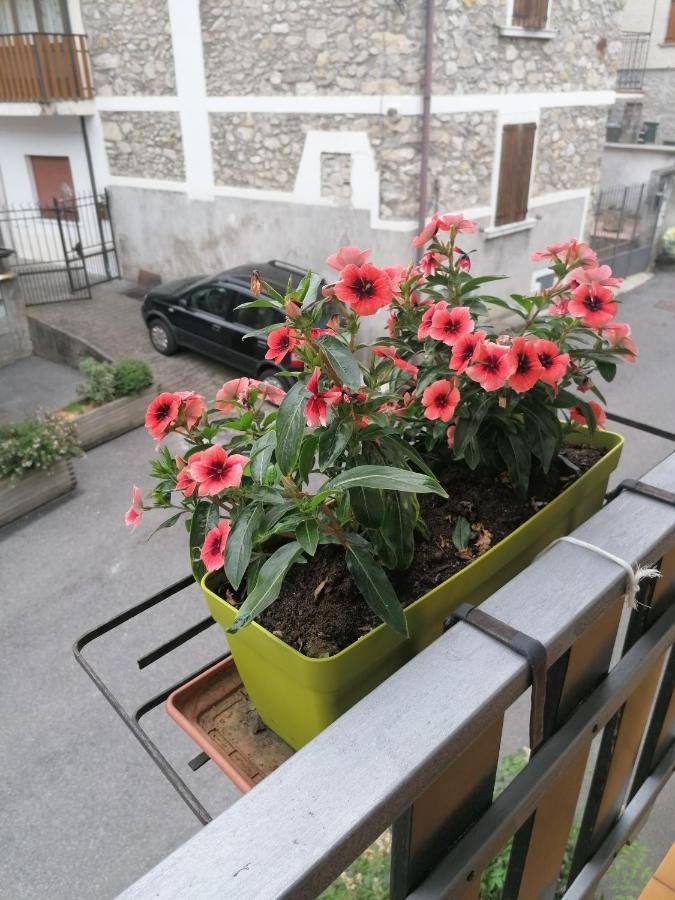 Casa Vacanze 'La Piazza' Villa Zone Екстериор снимка