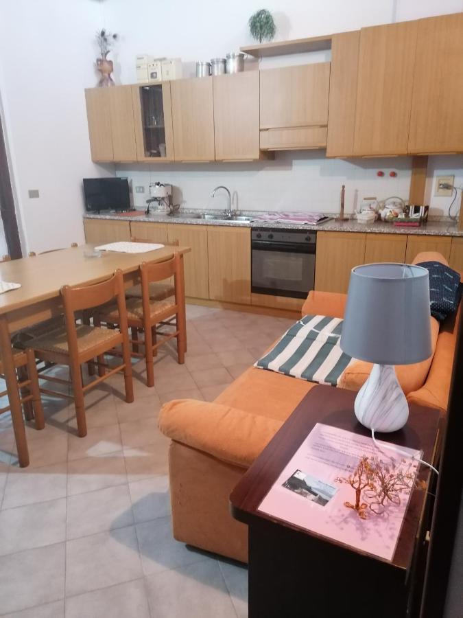 Casa Vacanze 'La Piazza' Villa Zone Екстериор снимка