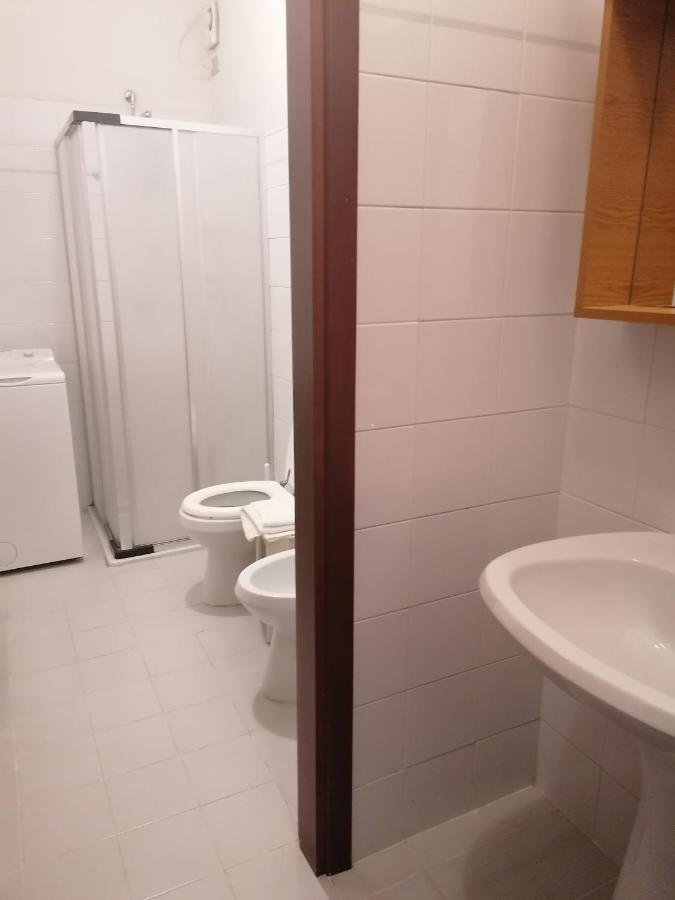 Casa Vacanze 'La Piazza' Villa Zone Екстериор снимка