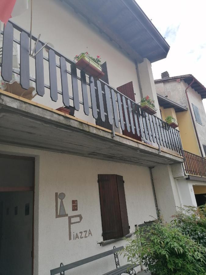 Casa Vacanze 'La Piazza' Villa Zone Екстериор снимка