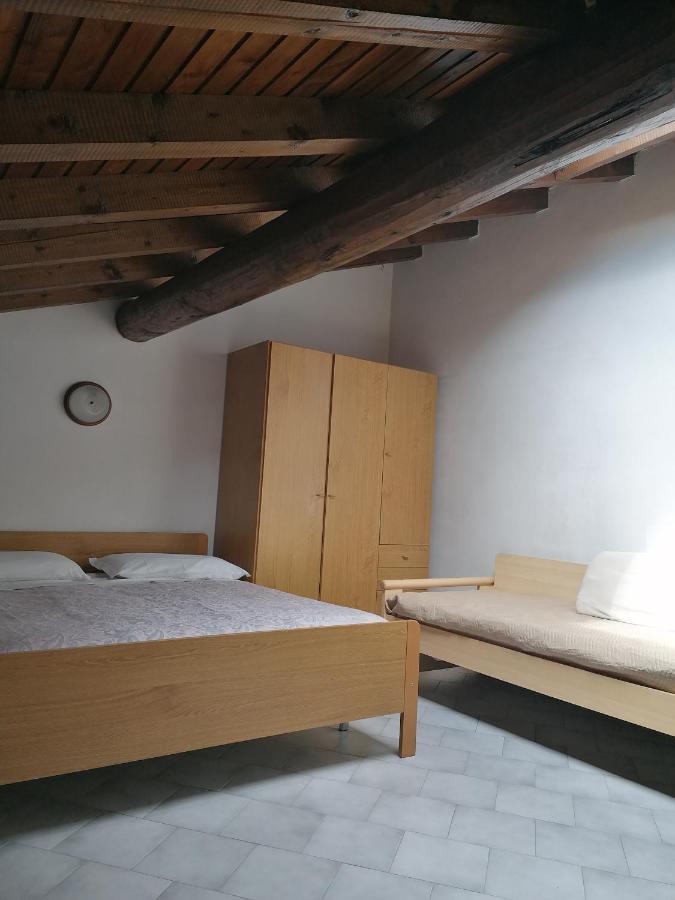 Casa Vacanze 'La Piazza' Villa Zone Екстериор снимка
