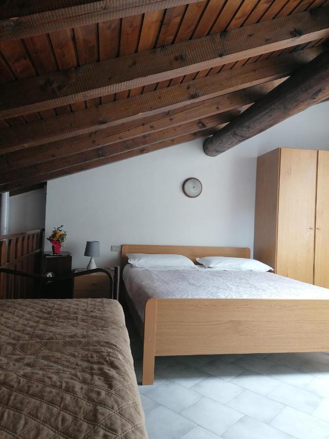 Casa Vacanze 'La Piazza' Villa Zone Екстериор снимка