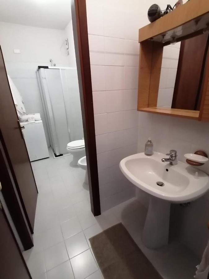 Casa Vacanze 'La Piazza' Villa Zone Екстериор снимка