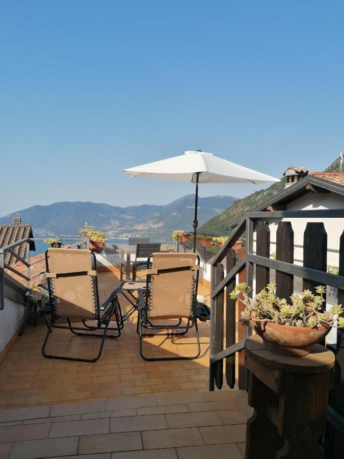 Casa Vacanze 'La Piazza' Villa Zone Екстериор снимка