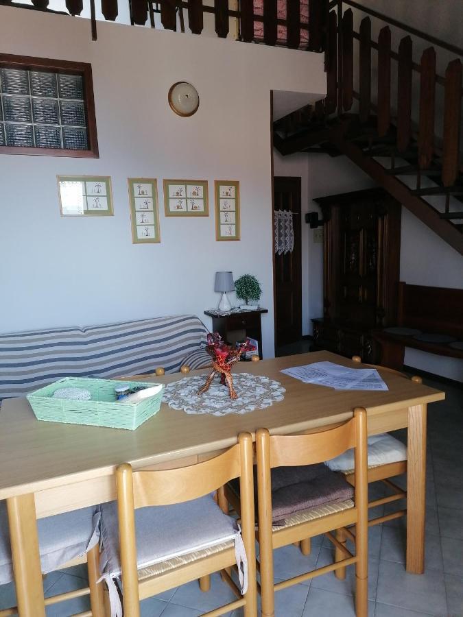 Casa Vacanze 'La Piazza' Villa Zone Екстериор снимка