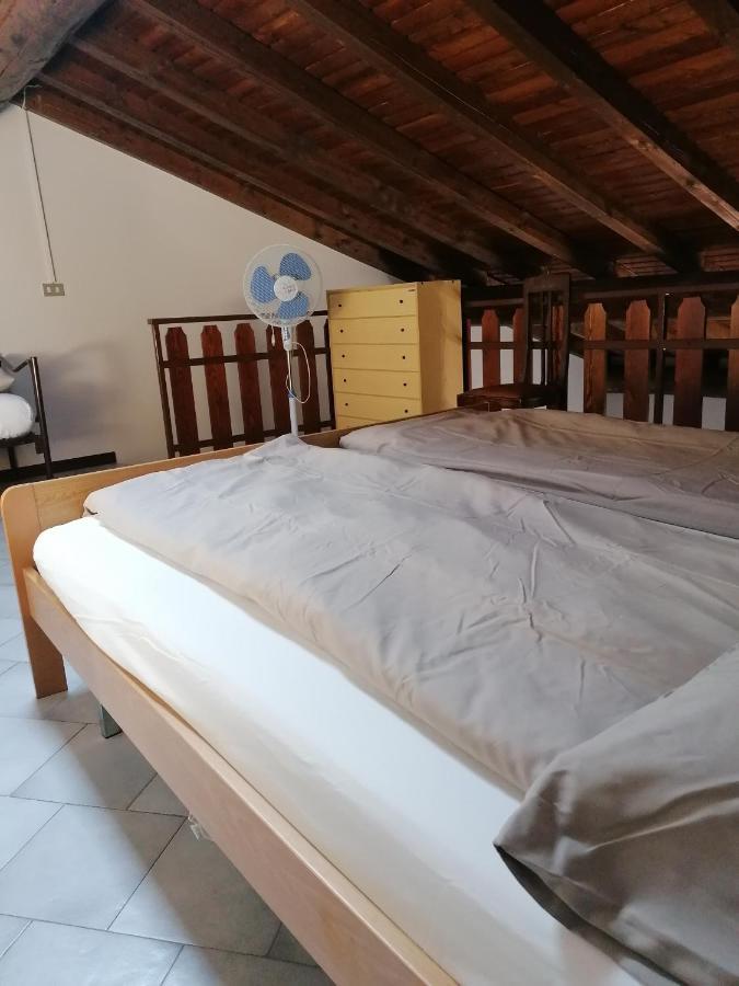 Casa Vacanze 'La Piazza' Villa Zone Екстериор снимка