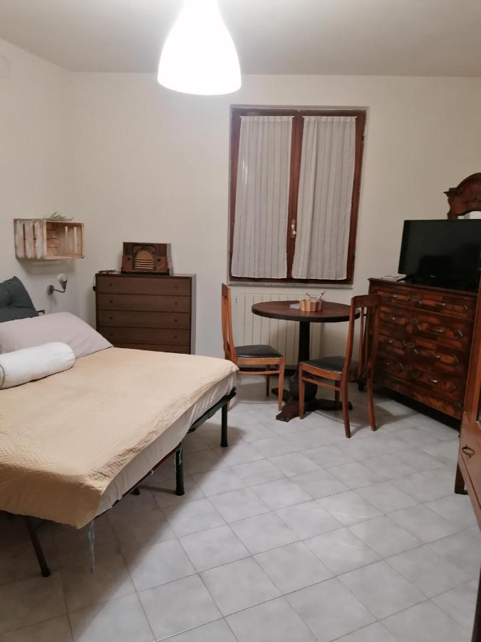 Casa Vacanze 'La Piazza' Villa Zone Екстериор снимка