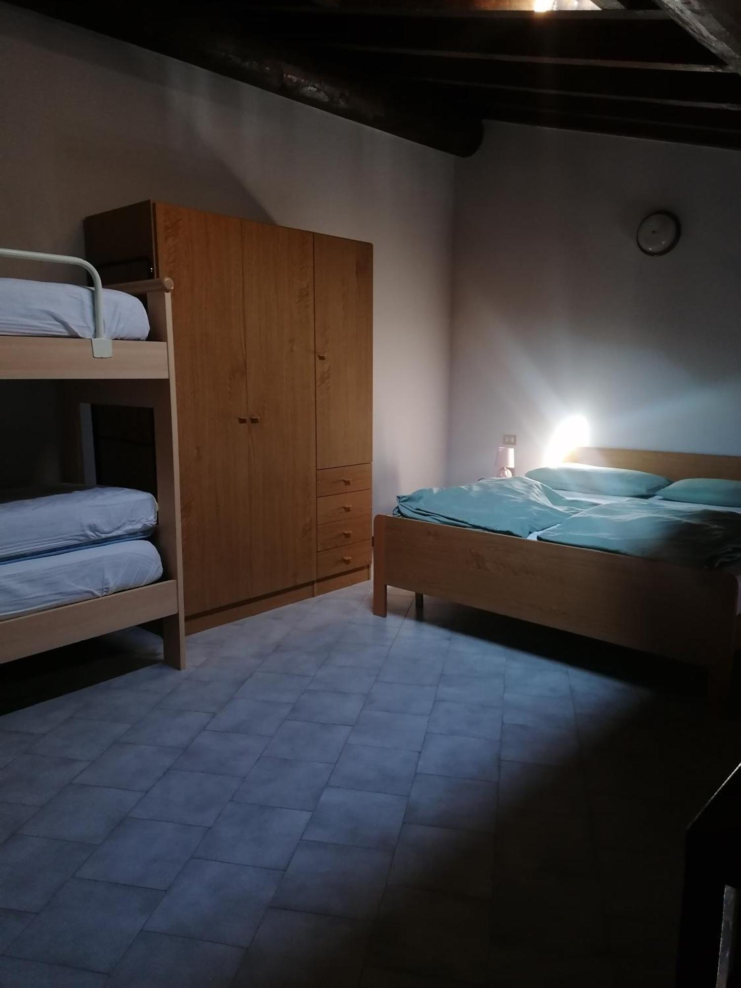 Casa Vacanze 'La Piazza' Villa Zone Екстериор снимка