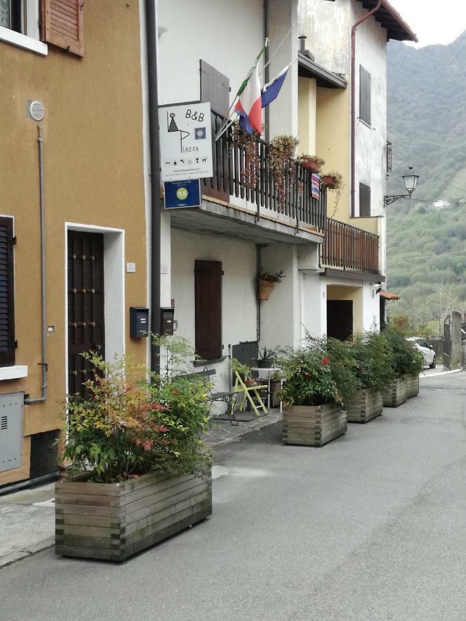 Casa Vacanze 'La Piazza' Villa Zone Екстериор снимка