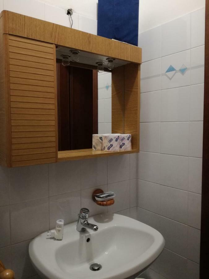 Casa Vacanze 'La Piazza' Villa Zone Екстериор снимка